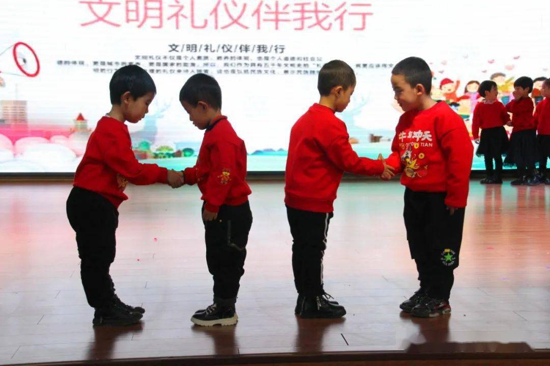 文明禮儀我先行固原市童輝幼兒園首屆幼兒禮儀大賽中小班組