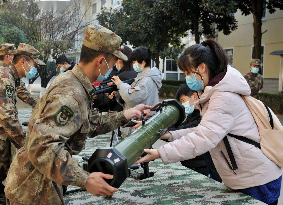 东南大学中国人民解放军73096部队国防教育基地签约揭牌仪式顺利举行