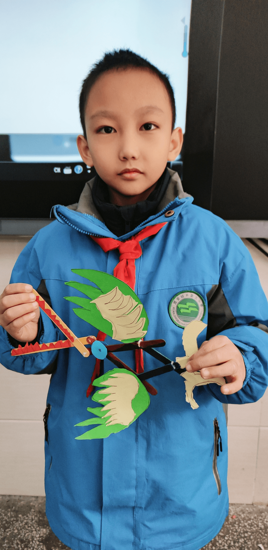 冰棒棍不仅可以创意出有趣的伸缩玩具,还可以变幻出更多有趣的造型.