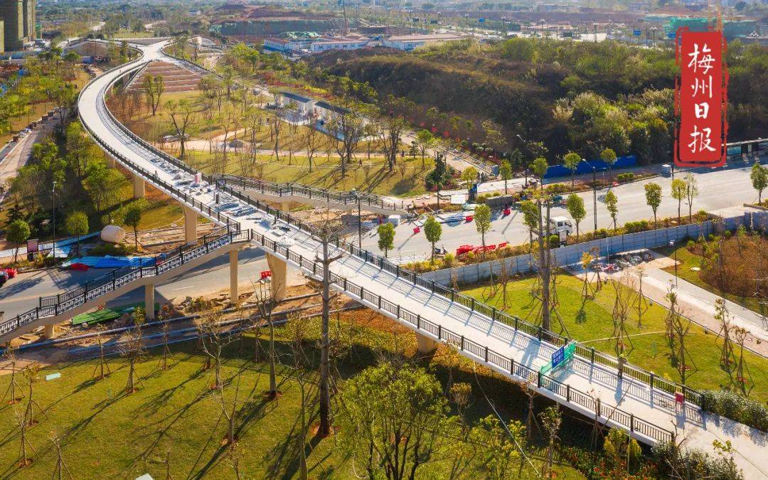 梅城新添绿轴花园广场明天对外开放北广场