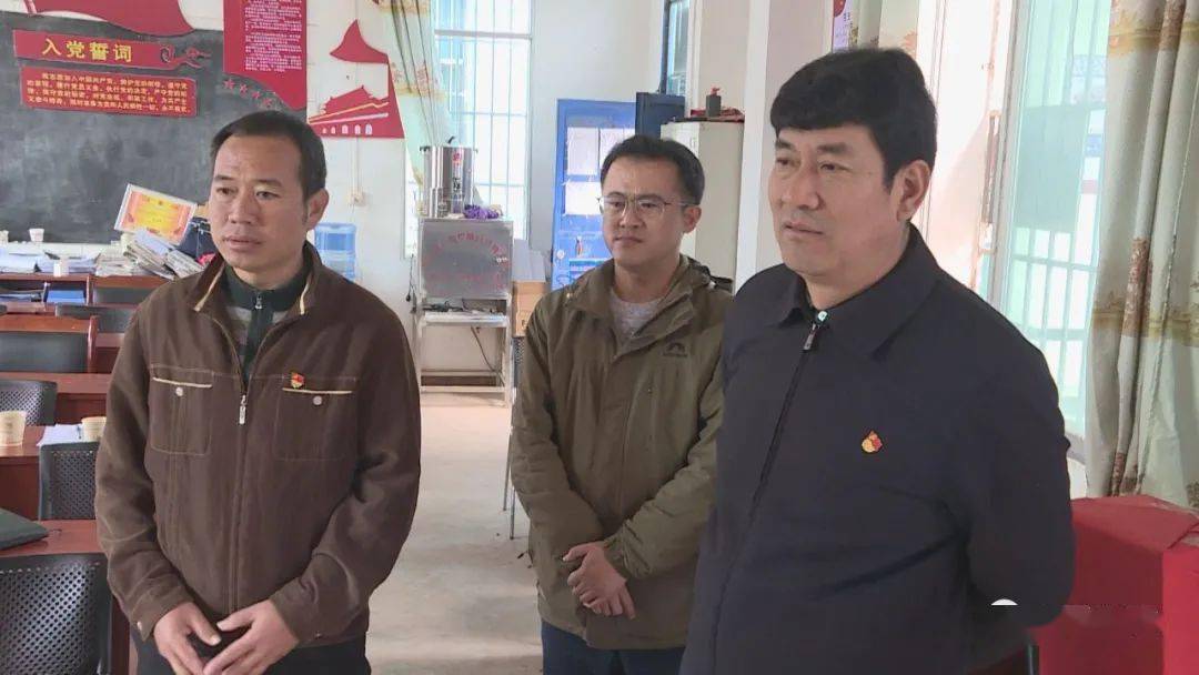 1月1日,县委书记罗景华到勐班乡实地指