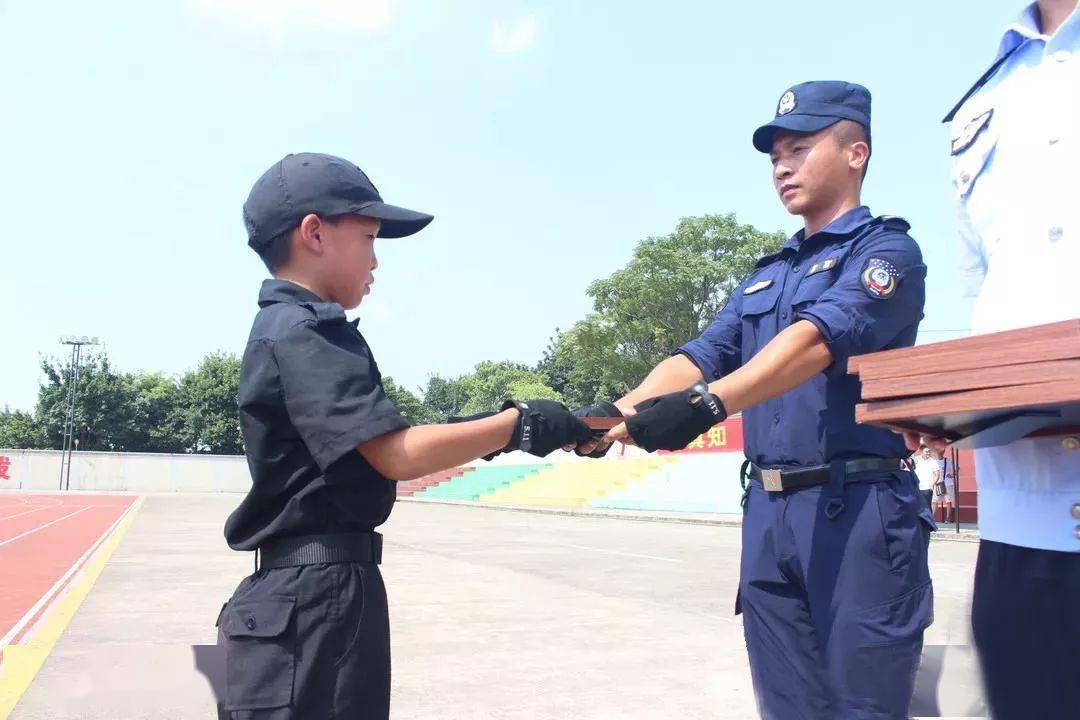 含特警服1套 导师/助教费用 活动场地费 活动住宿及餐费