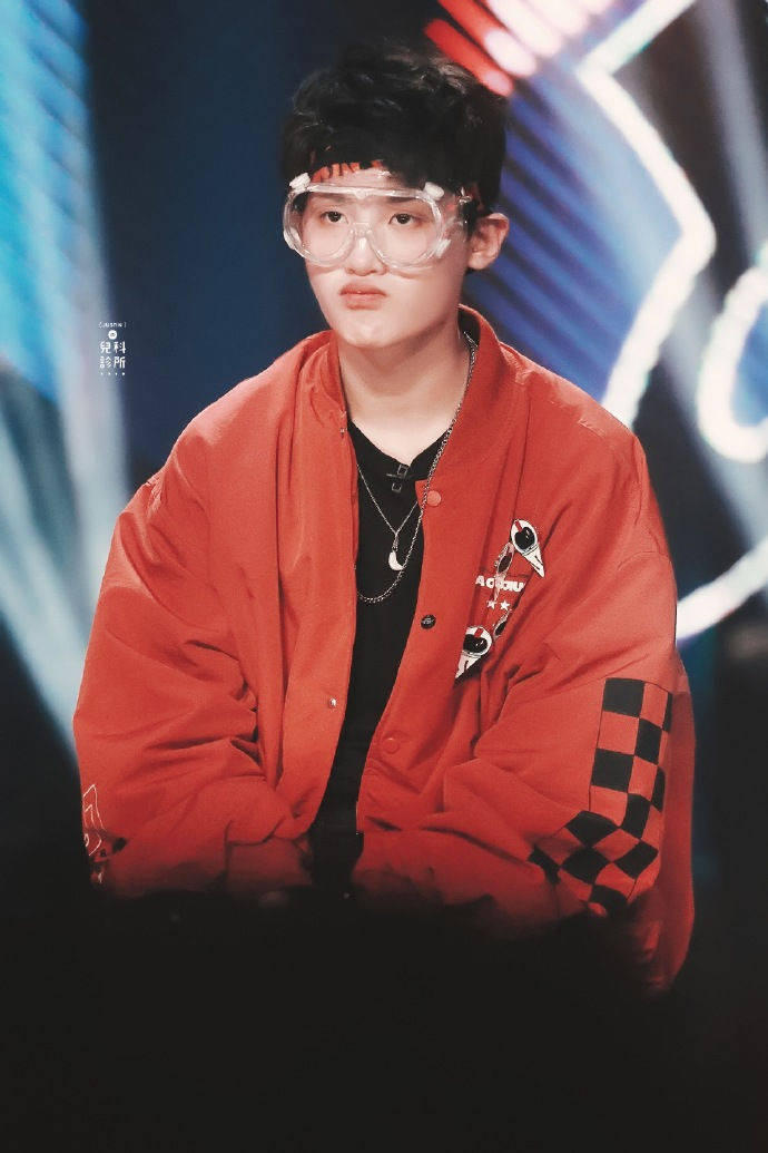 今日份黄明昊代餐有噘嘴小贾和小鸭鸭相似度达100