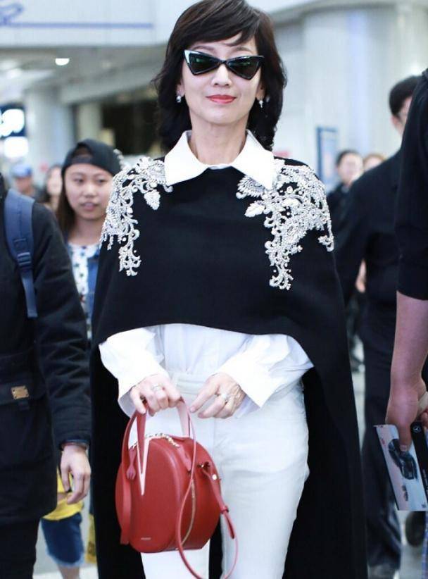 赵雅芝别再装了生图公开宛若老太婆终于相信她快70岁
