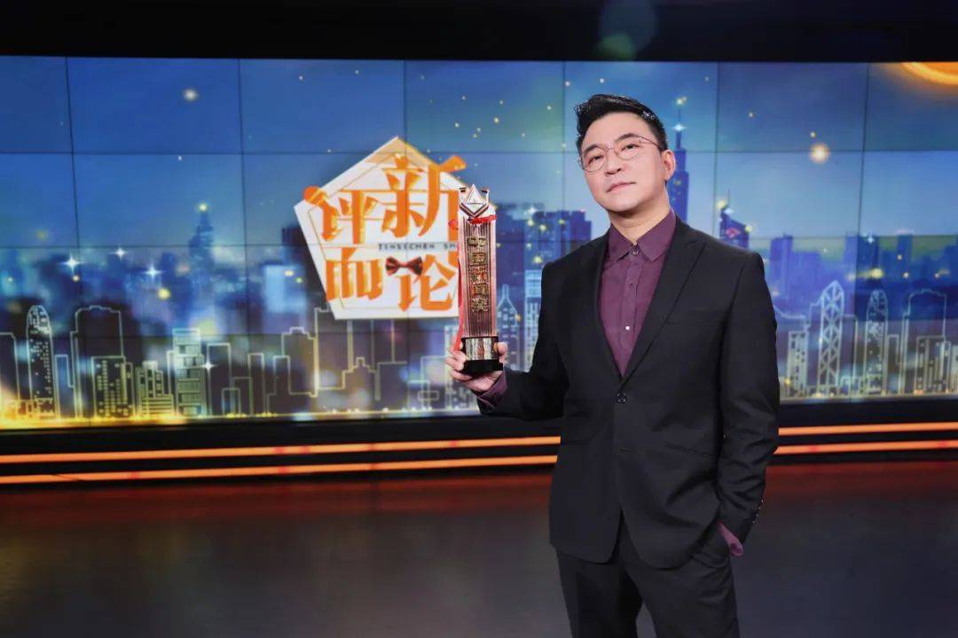 的小朋友策划 对于爱说爱笑的宝贝而言  图 | 帅气的金思辰手捧奖杯 0