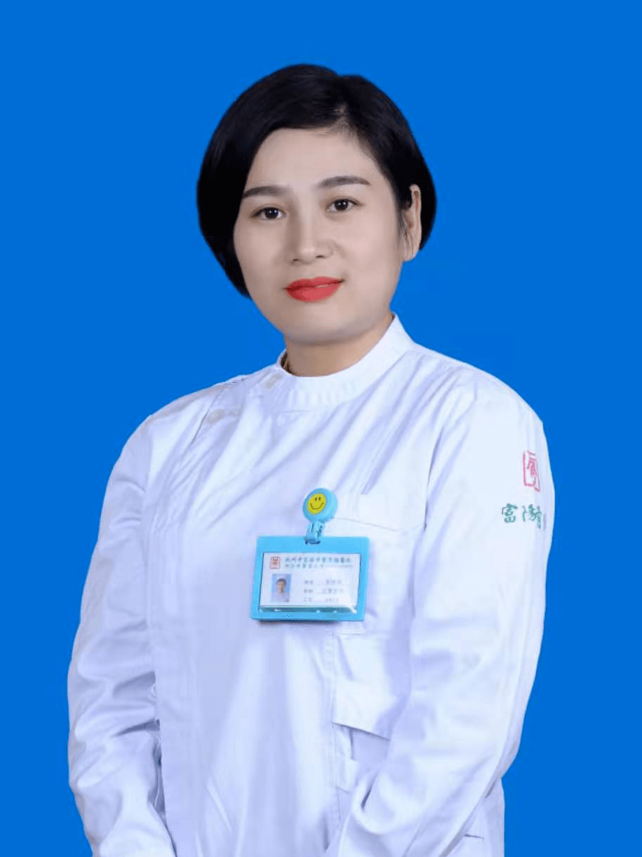 他想表扬这位笑起来很甜的专科护士