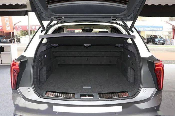 看到它的后排,才知道什么是豪华丨静态体验红旗e-hs9四座版_搜狐汽车