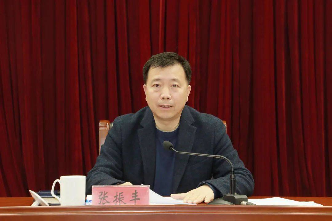 上紧发条严守底线坚决打好冬春季疫情防控攻坚战区新