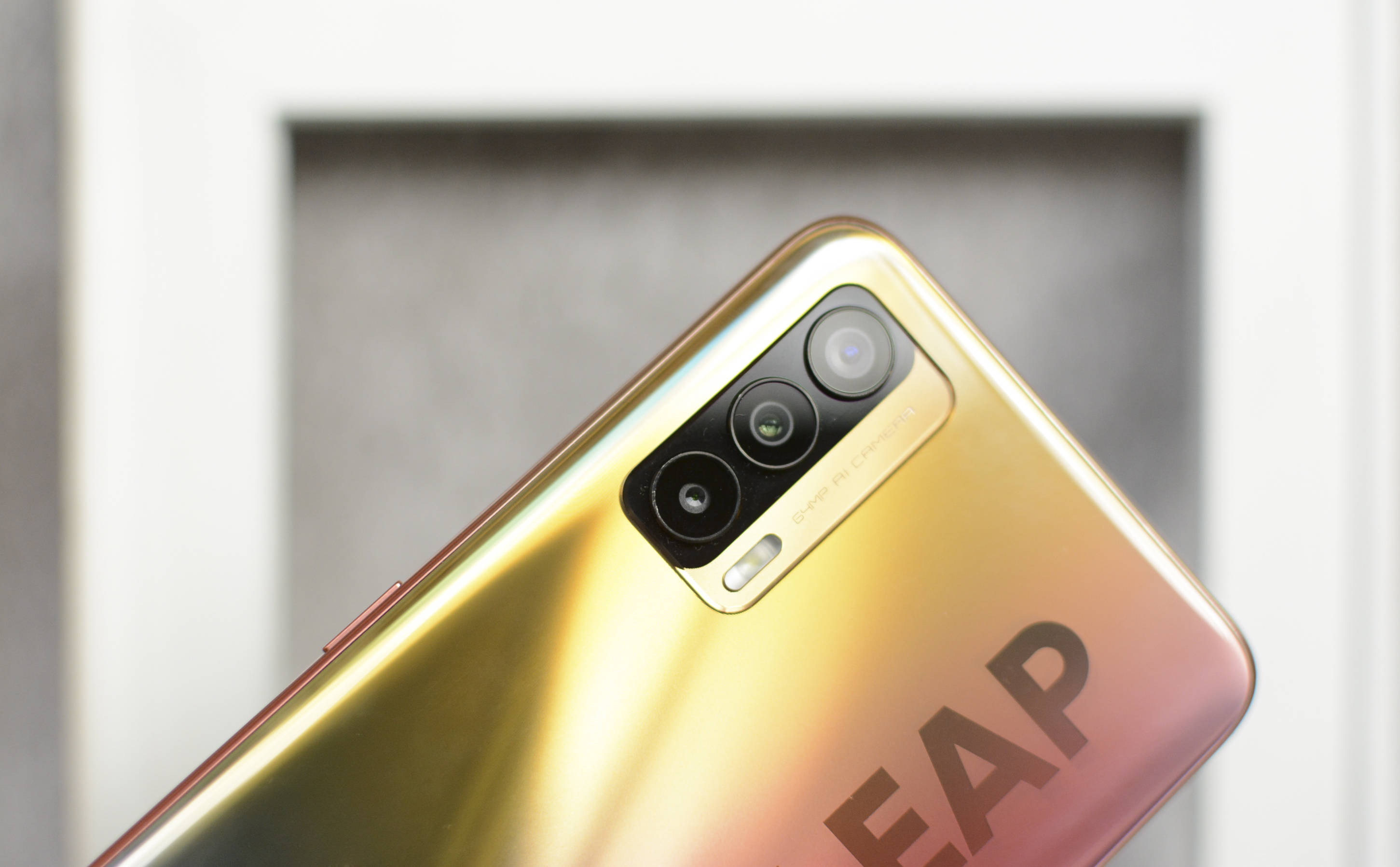 realme首部国潮手机真我v15,让锦鲤与你相伴