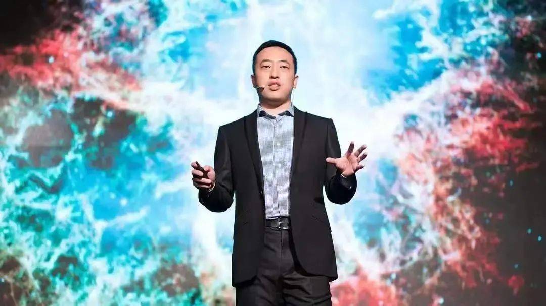 学校先后邀请到了钱学森之子钱永刚教授,航天专家,国际宇航科学院罗格