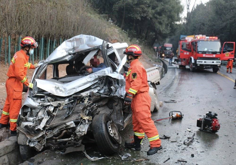 1月8日,巴中市南江县黄柏林管理所路段发生一起车祸