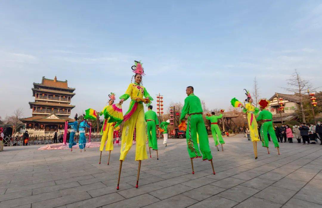 冬游齐鲁 台儿庄古城春节大庙会如火如荼,竹马,高跷,舞龙精彩不断