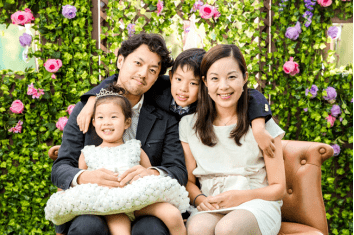 被外交部发言人点赞,导演竹内亮是谁?_赵萍