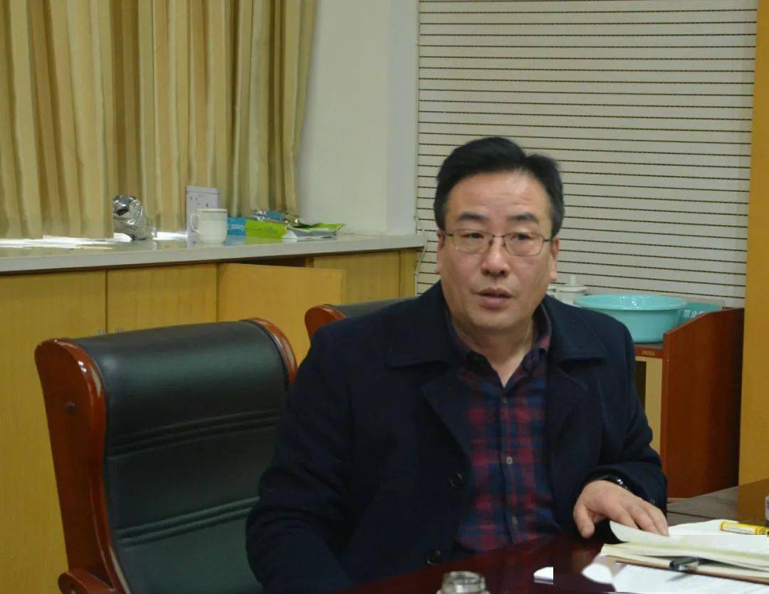 周明亮校长对我校"1 n"特色校本课程开发目的,架构,评价方式及长远