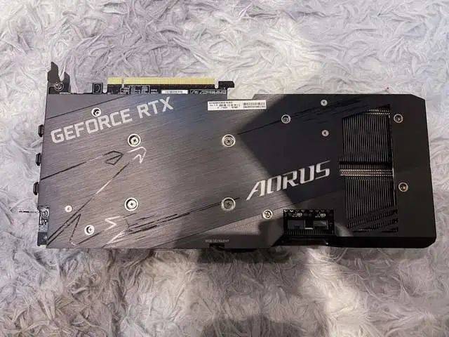 2021年的第一款显卡,4299元的3060ti超级雕开箱_散热