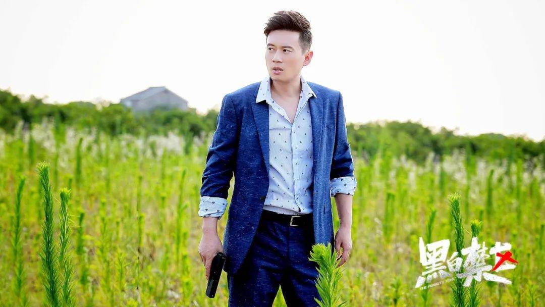 终评| 在这部硬汉派缉毒剧里,有一种喜感始终相随