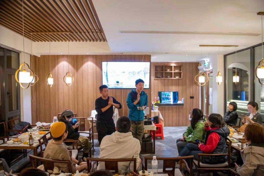 老师▲活(tui)泼(chang)博学的领队——吴海峰和有趣的人做有趣的事儿