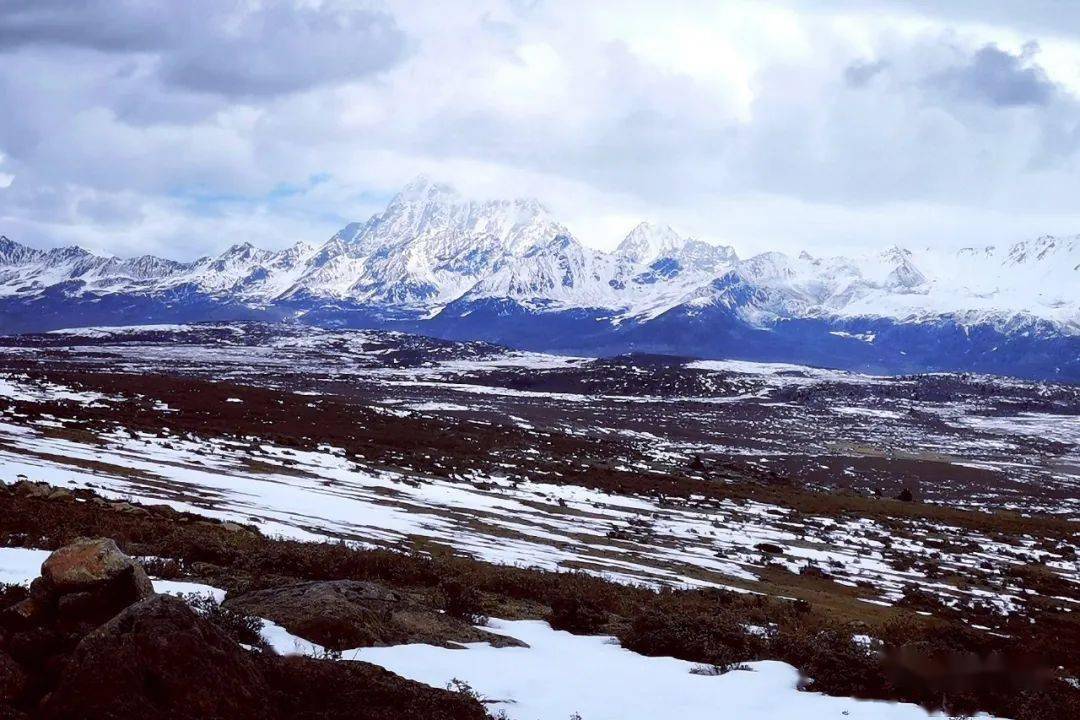 甘孜行|曲莫贡,除了雪山,这里一无所有_曲木寺