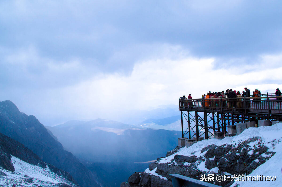 摄影组图大雪纷纷玉龙雪山冰凝雪积风景美