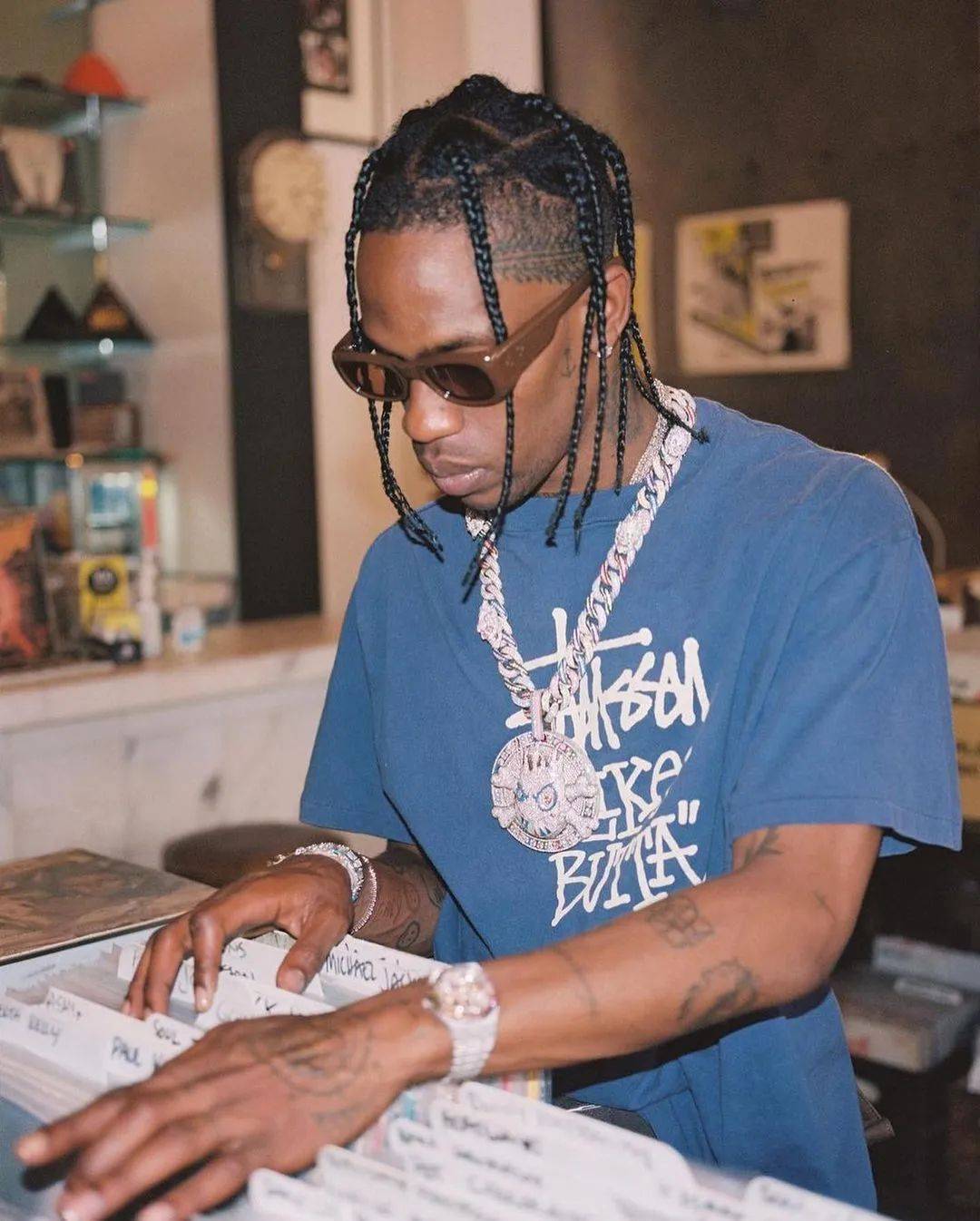 炒到14万一双travisscott又上脚天价耐克dunk鞋穿不炒