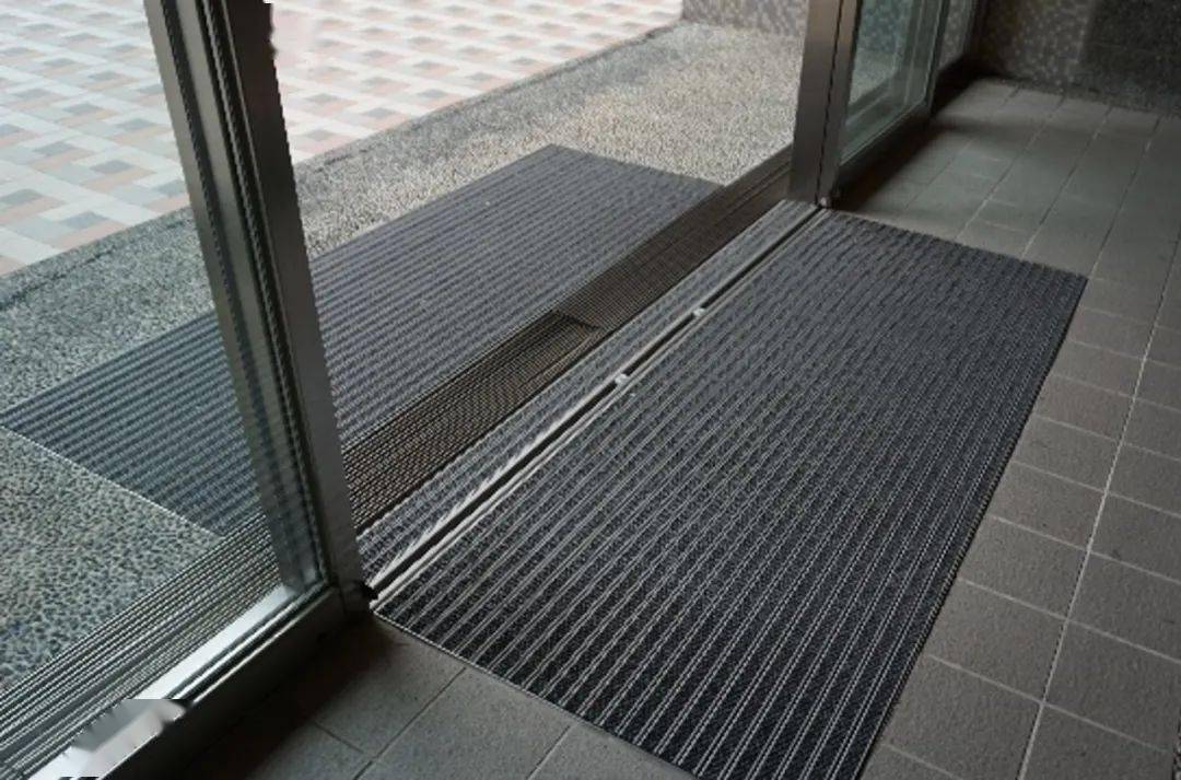 养老设施中的门斗应该如何设计