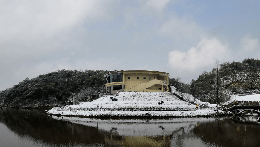 美翻了雪后的合江金龙湖玉兰山美得像童话世界