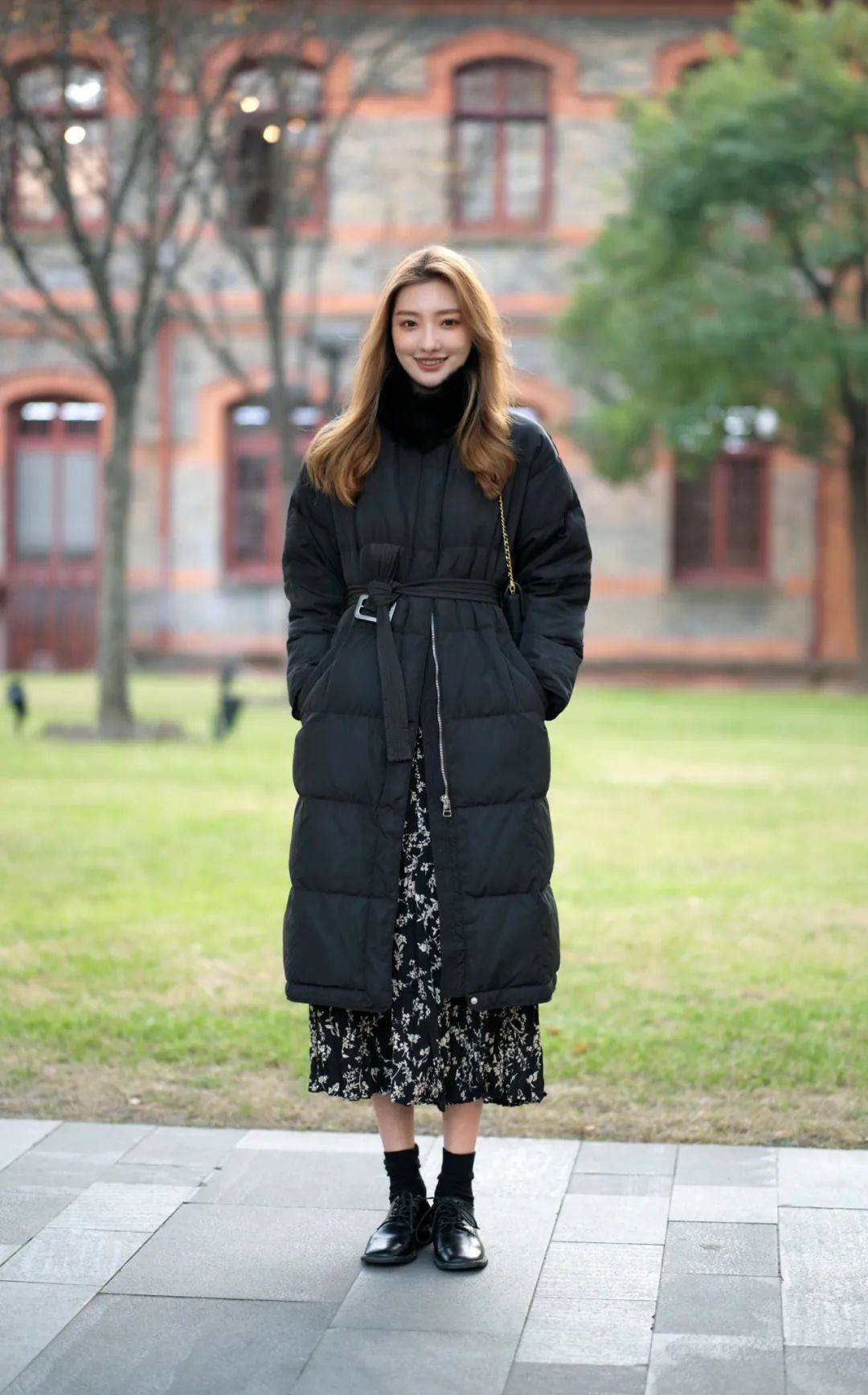 滚叔街拍冬天里的这条命都是大棉袄给的