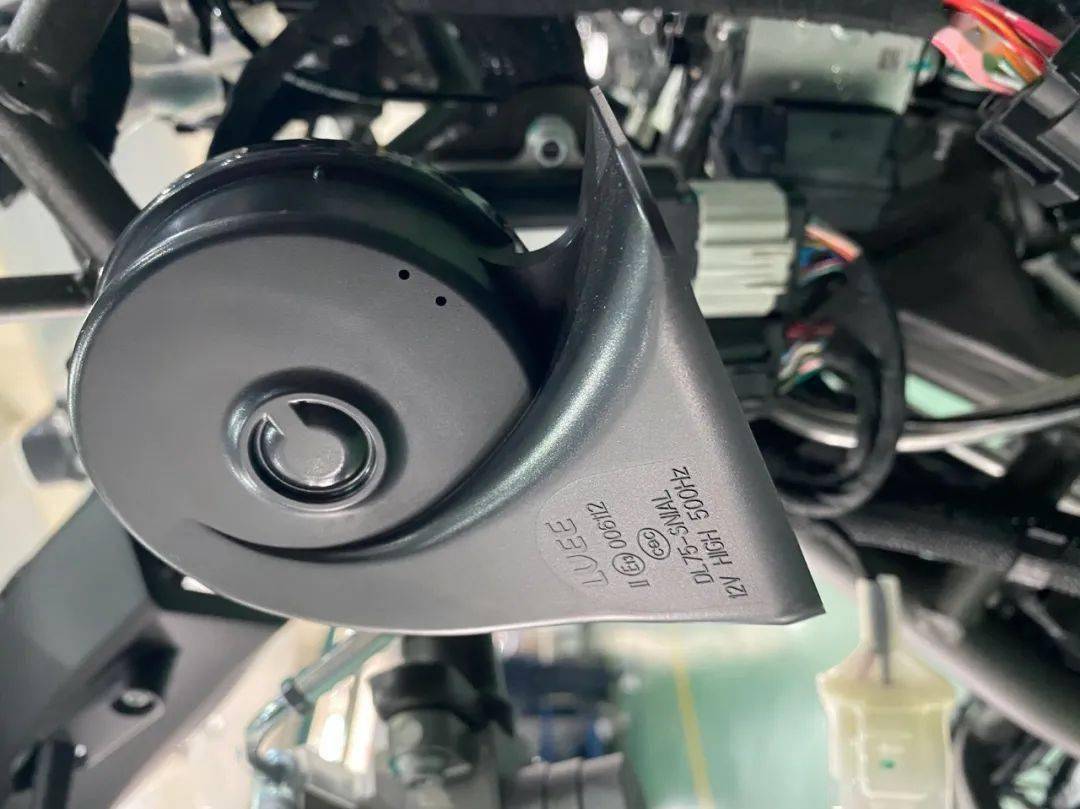 力刻318试驾报告一台精细打磨的大踏板去掉外衣看内在