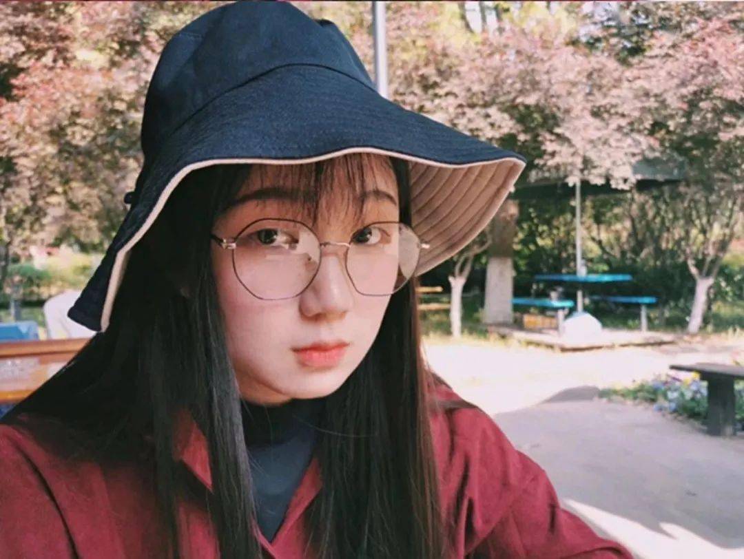 都是荣誉"收割机"四大美女个个优秀寝室四人最喜欢的放松方式就是一起