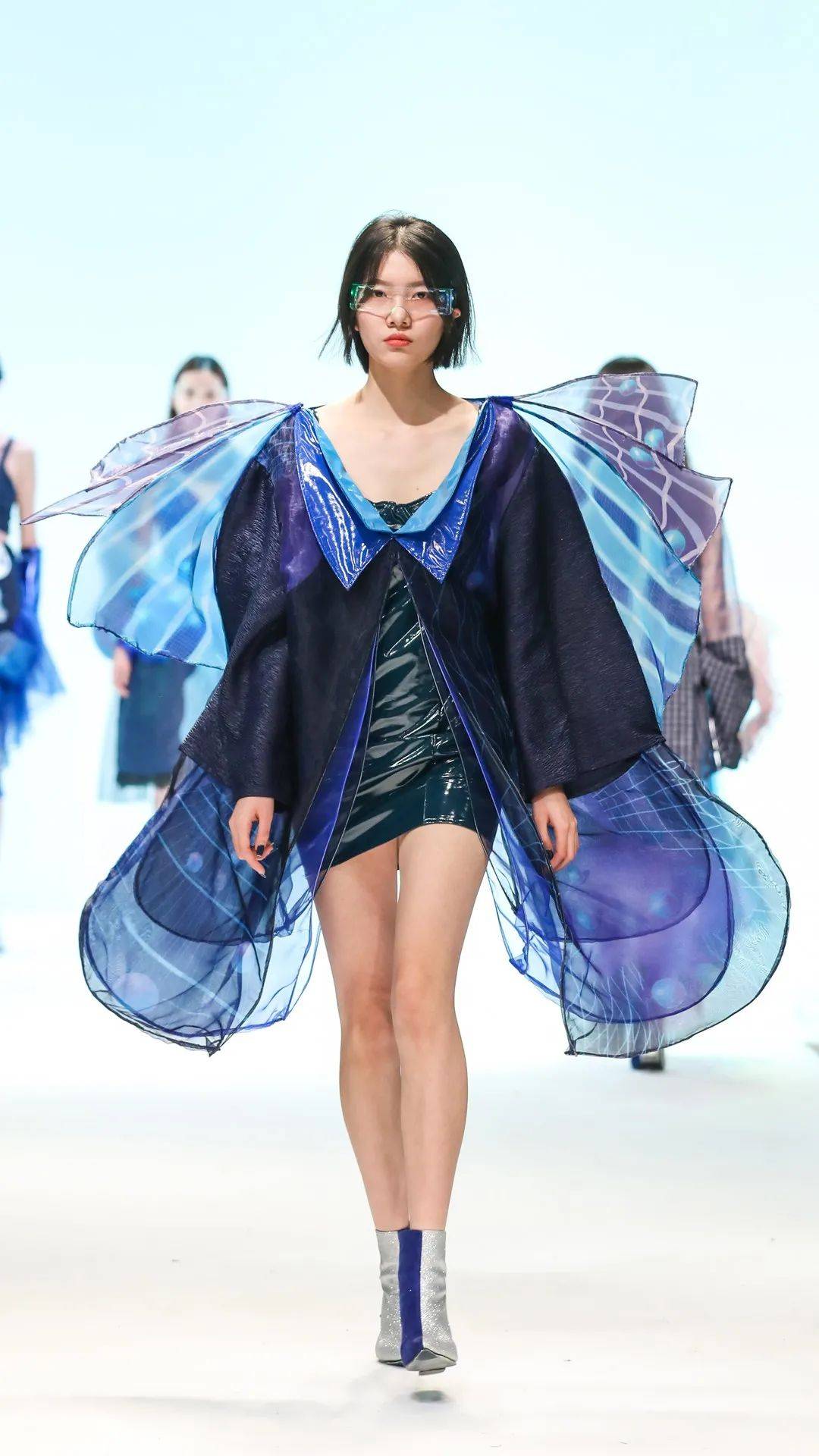 毕业秀东华大学17级服装设计专业毕业设计秀上循环