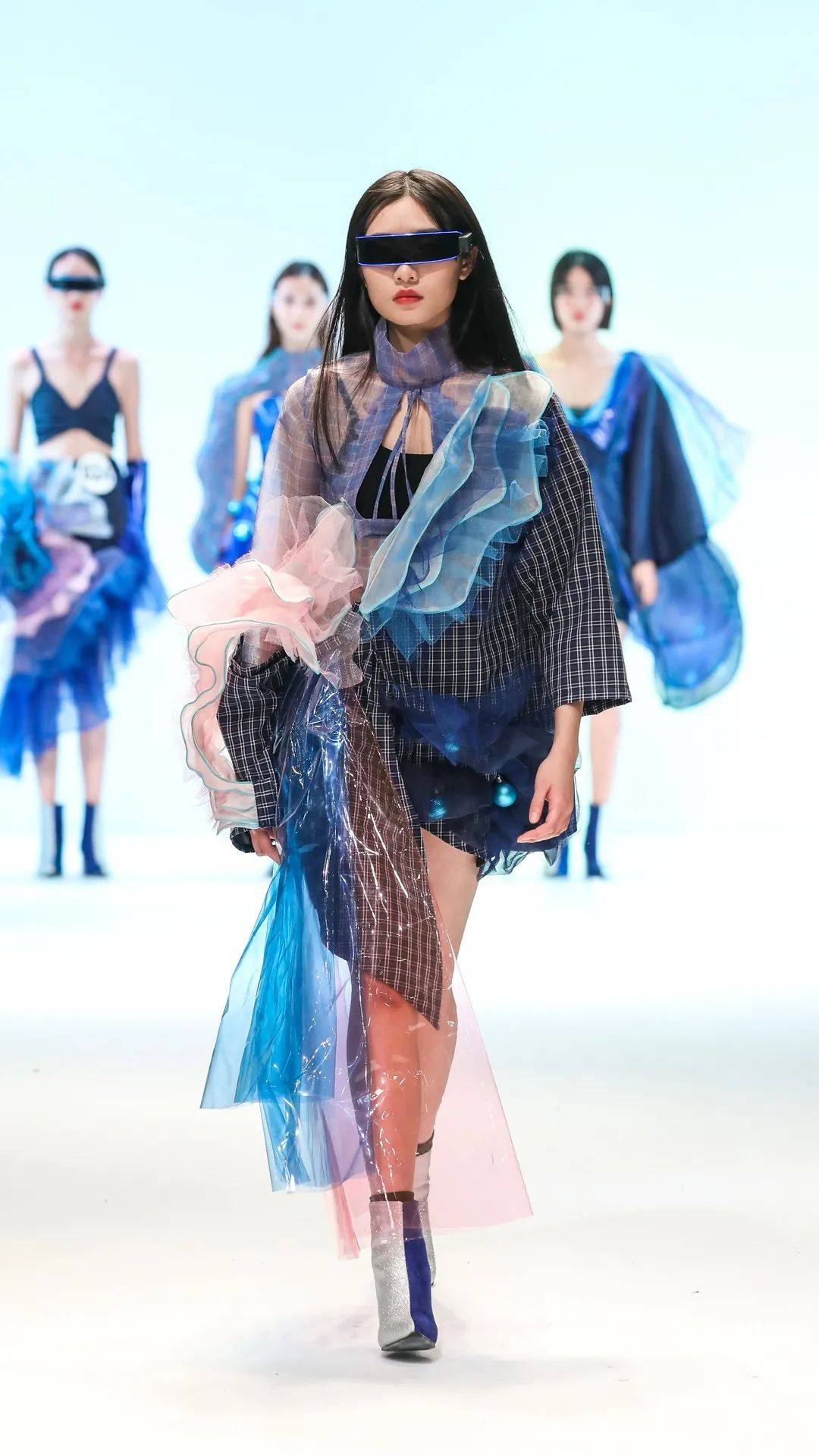 毕业秀东华大学17级服装设计专业毕业设计秀上循环