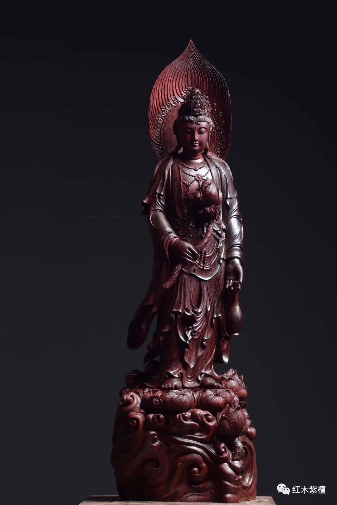 紫檀——合掌观音立像小叶紫檀——释迦牟尼坐像佛教非常推崇小叶紫檀