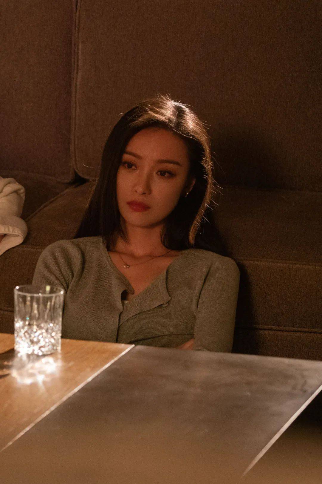 鎏女郎朱锁锁真是一本职场穿搭新指南