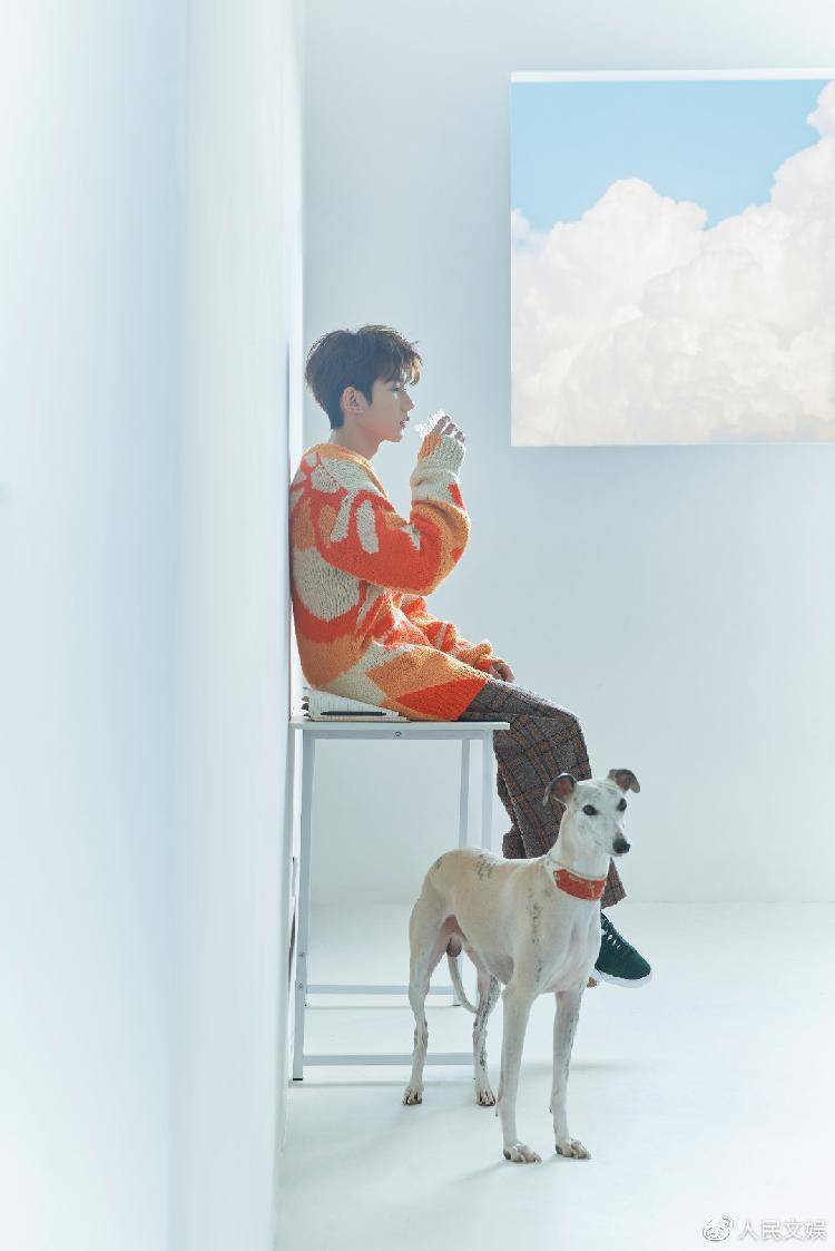 在《环球人物》专栏"王源说"中,王源写过一篇题为《独处的时光》的