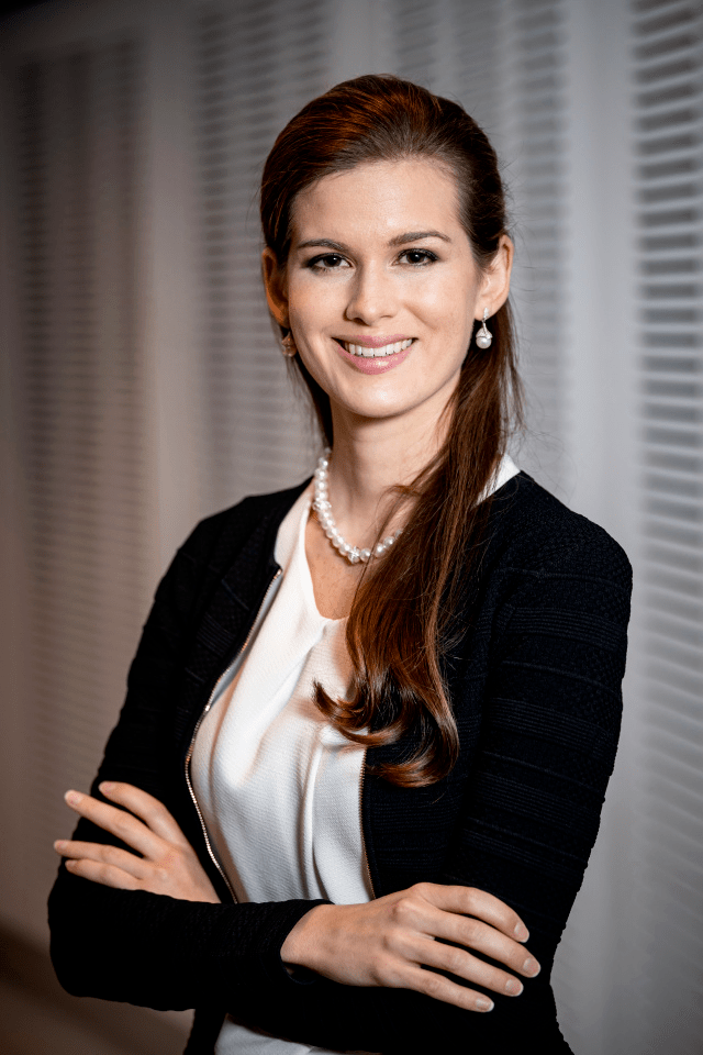 明明可以靠脸吃饭的她们竟如此努力.