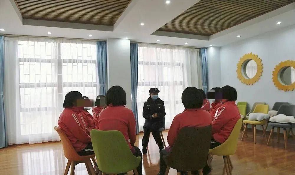 哀伤辅导我陪你