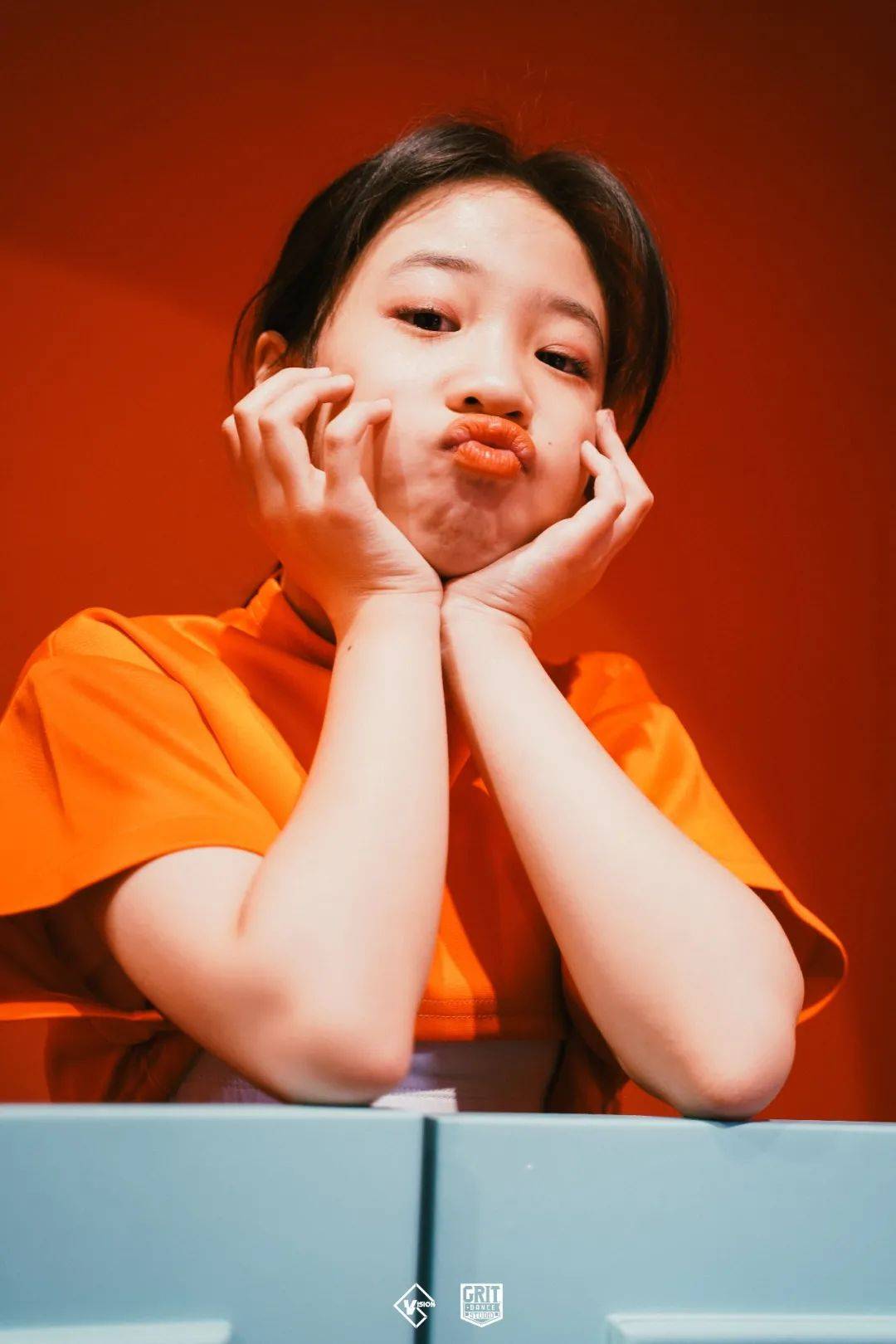 我们会说:是励齐女孩那样充满正能量,持有梦想,积极向上的长大!