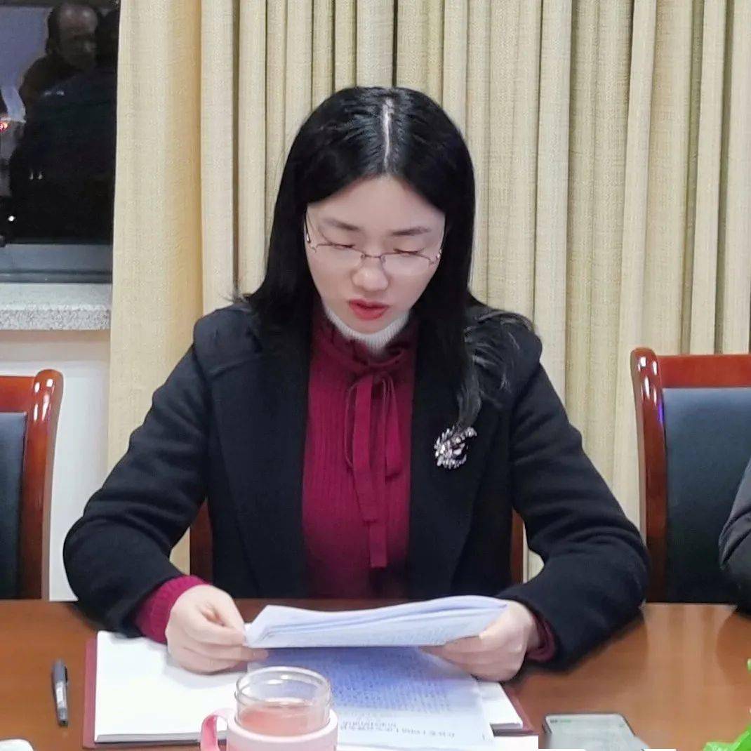 会上,施敏丽组织与会人员认真学习了县委十四届十次全体(扩大)会议暨