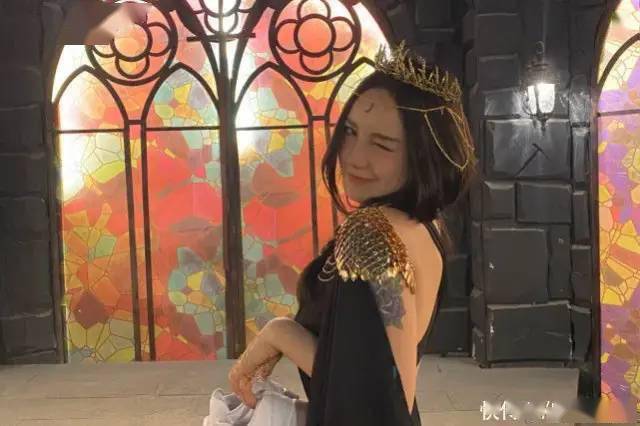 知名主播洛丽塔被传"多人运动",凌晨痛哭,称只想活下去_大哥