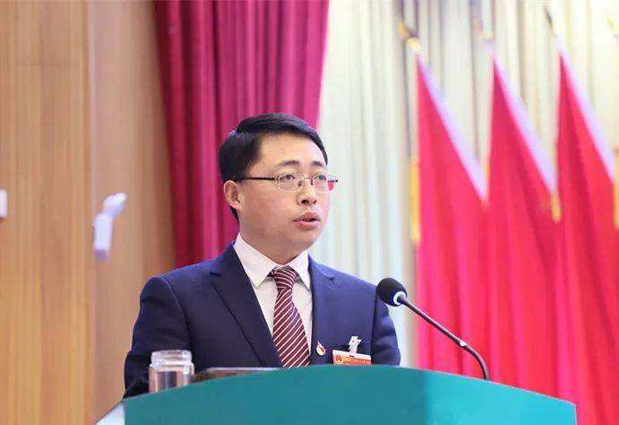 今天刘世奇当选为华容县人民政府县长