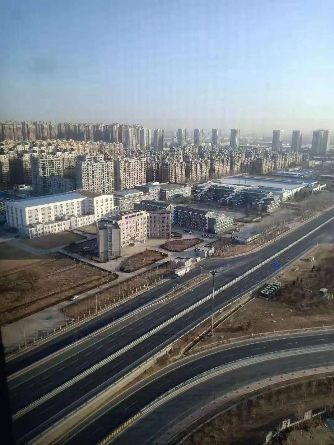 不太喜欢用"封城"这个词.不知道为什么,今天是燕郊封闭管理的每二天.