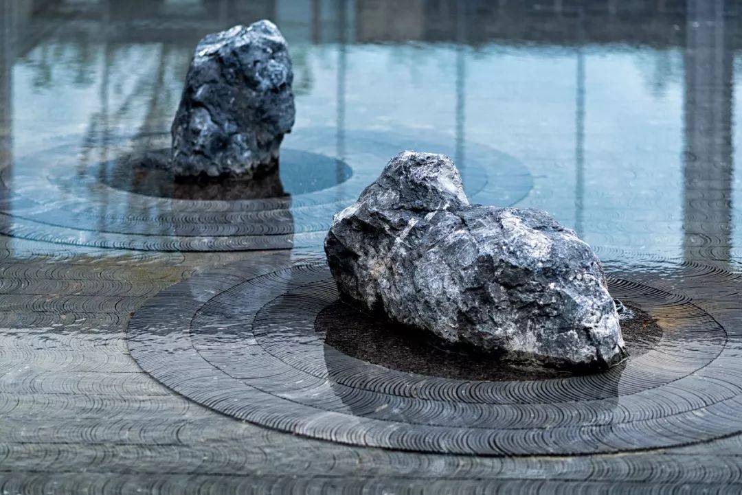 园林景观置石让你的庭院独具特色