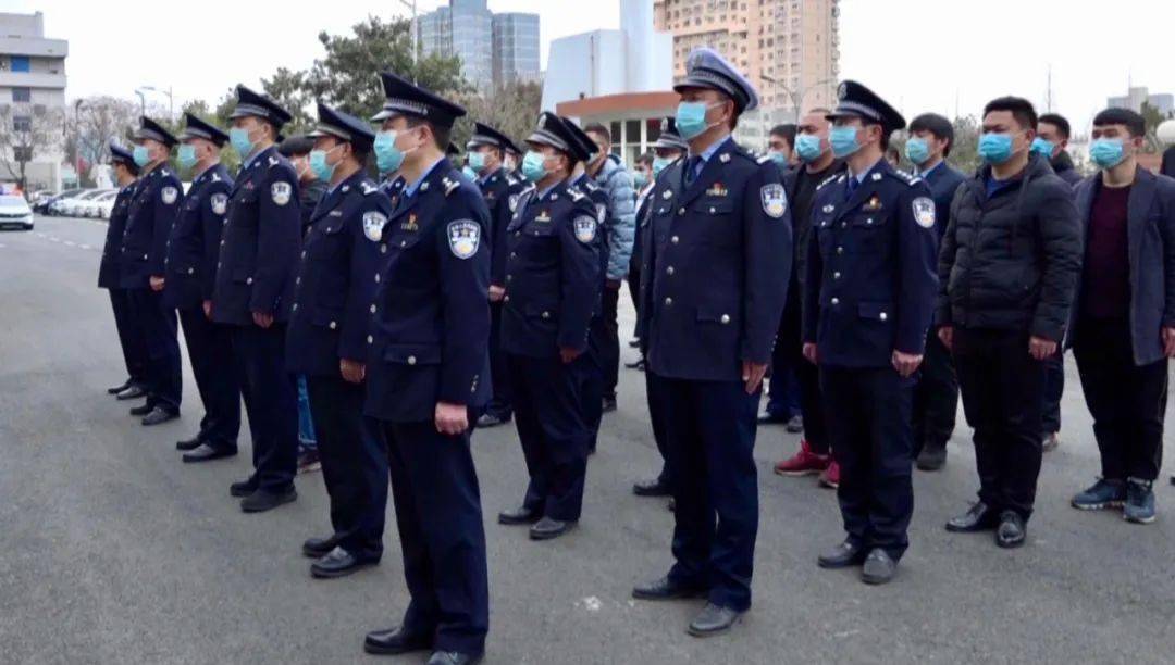 留置看护辅警服装图片