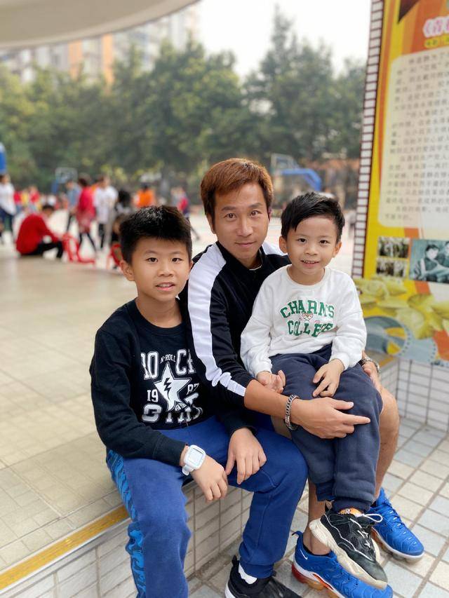 富力老队长合同到期,早已建立个人品牌青训俱乐部_卢琳