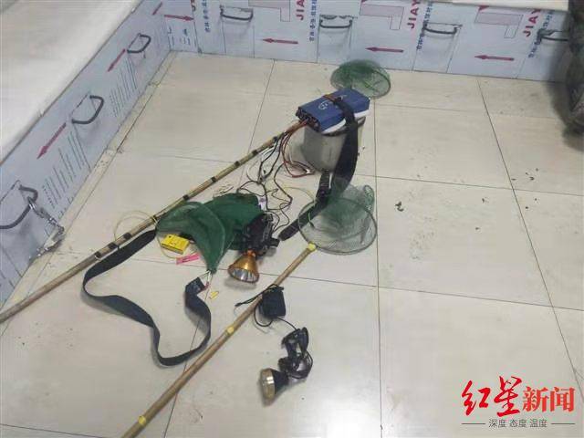 一直以来,成都市公安机关把打击非法捕捞违法犯罪行为和护航长江经济