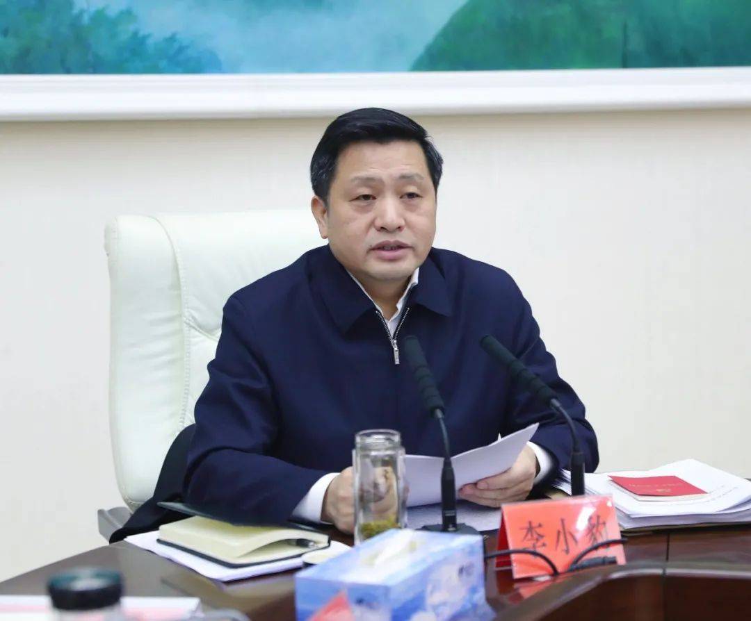 市委副书记,市长李江河讲话.市委理论学习中心组成员参加学习.