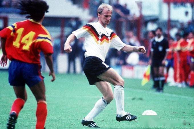 黑木斯德腾效力;根据德转的数据,中卫布赫瓦尔德的儿子目前疑似失业