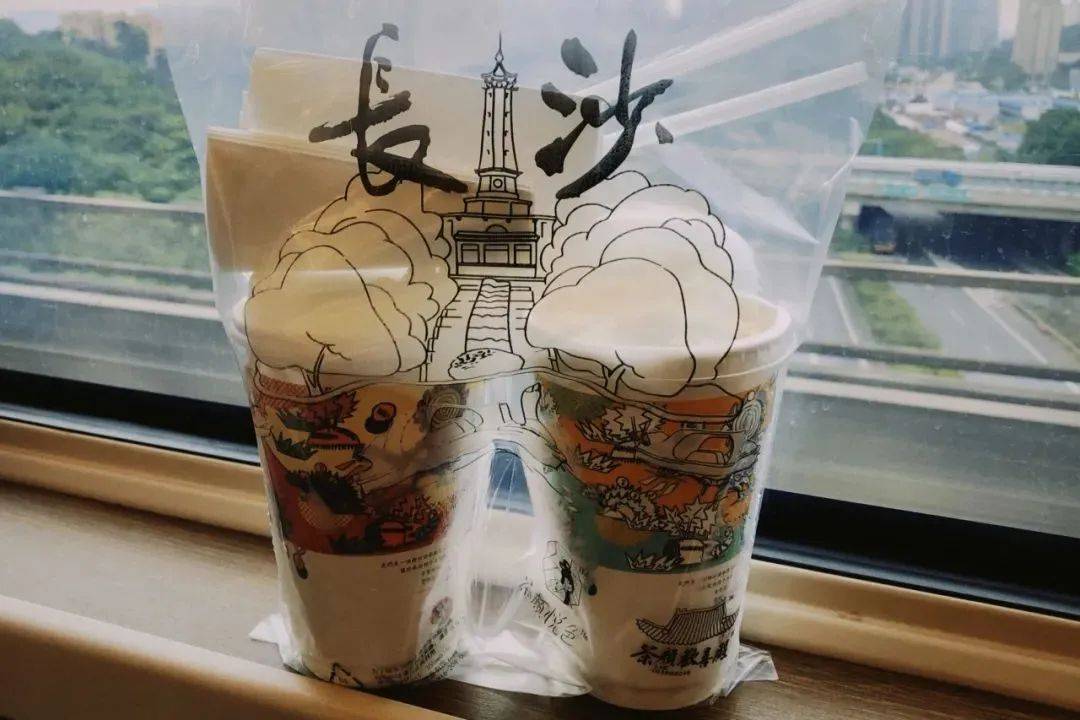 排队8小时一杯500元茶颜悦色终于来广东了