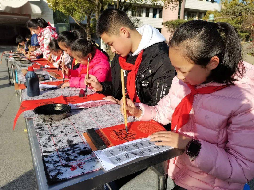 温暖冬日,请收下西兴实验小学的这份新春礼