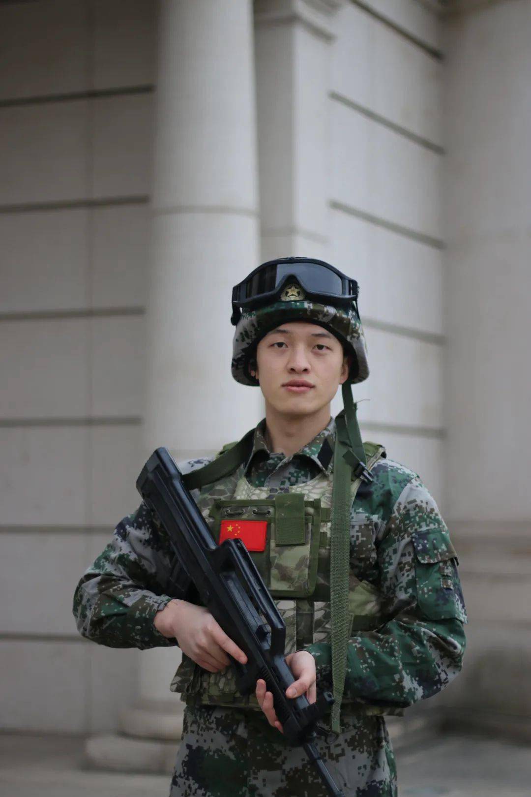 交大热血好男儿,书写无悔青春!_谭棋